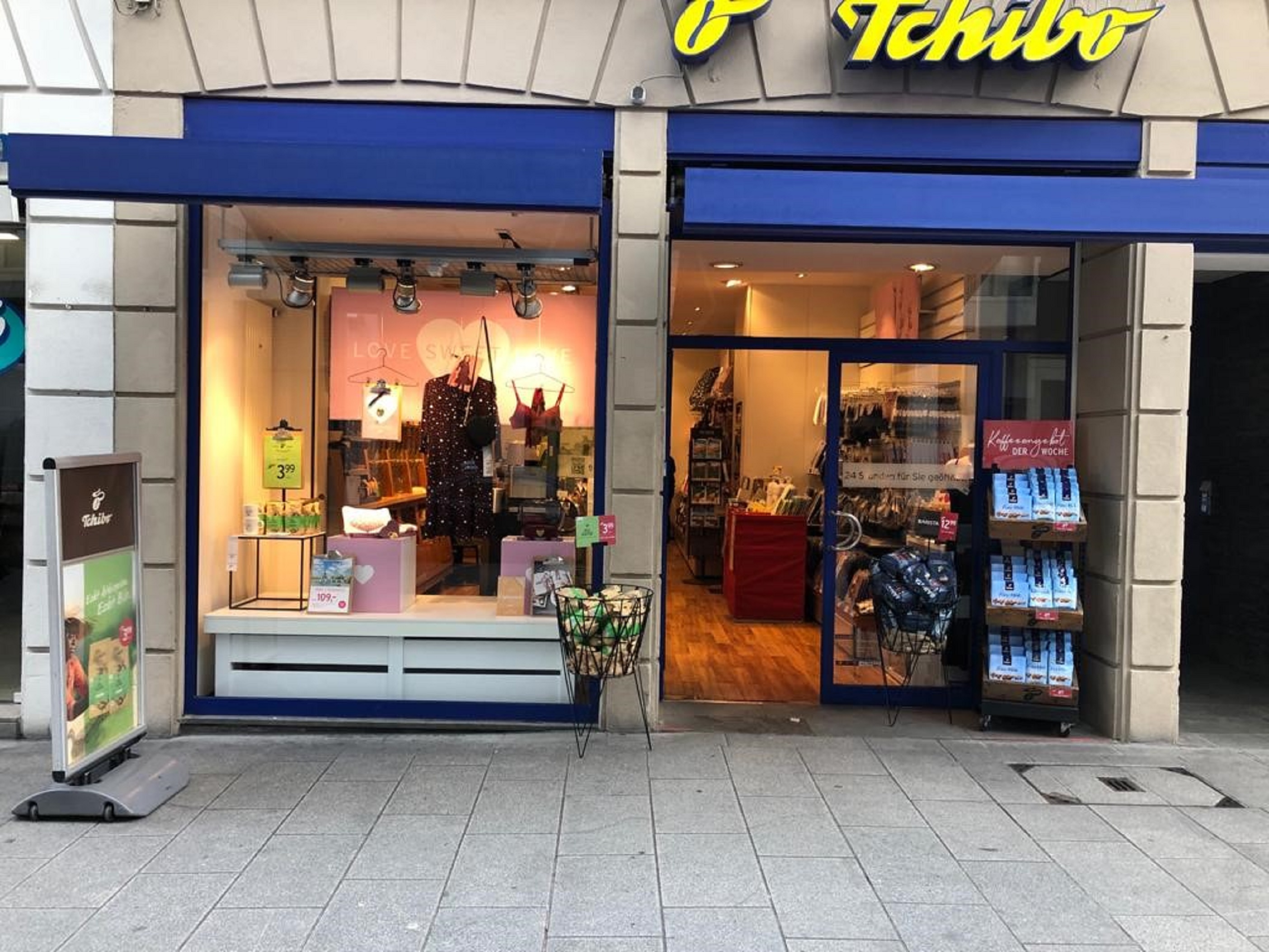 Hier finden Sie Öffnungszeiten, Telefonnummer und weitere Informationen zu Filiale Eichhornstr. 3, 97070 Würzburg.