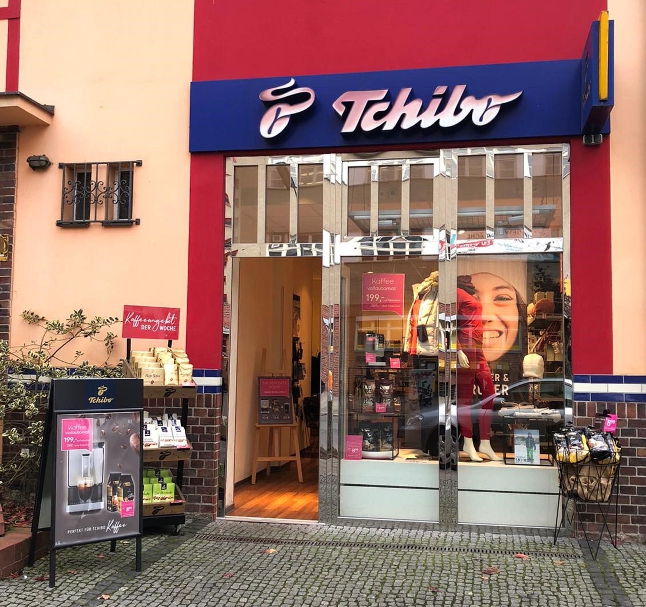 Hier finden Sie Öffnungszeiten, Telefonnummer und weitere Informationen zu Franchise Breite Str. 30, 14199 Berlin.