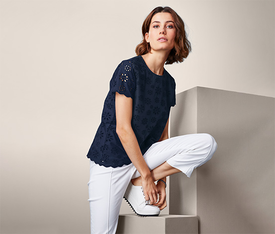 Blusenshirt mit Lochstickerei, dunkelblau