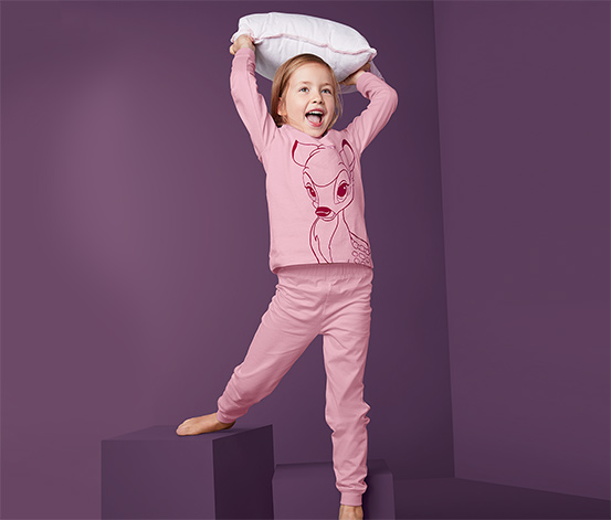 Kind in Pyjama »Disney«