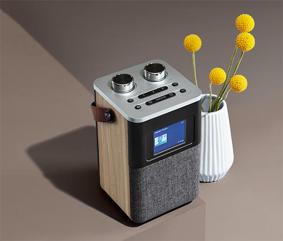 Kleines Radio mit UKW und