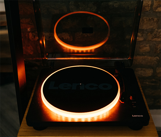 Lenco Plattenspieler »LS-50LEDBK« online bestellen bei Tchibo 651253