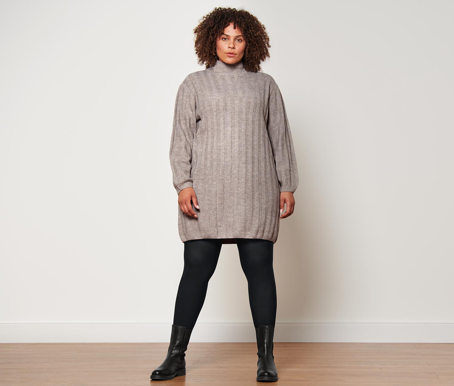 Thumbnail - Tchibo - Geripptes Strickkleid mit Stehkragen - Damen - Gr. XL - taupe
