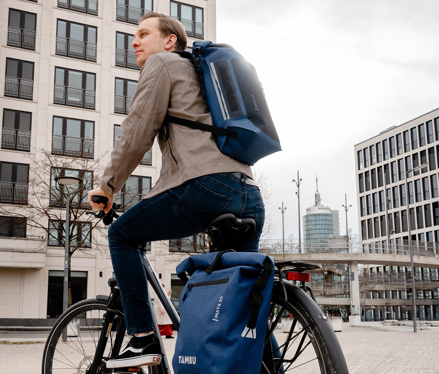 Thumbnail - Tchibo - Tambu Rolltop-Rucksack Rana - schwarz