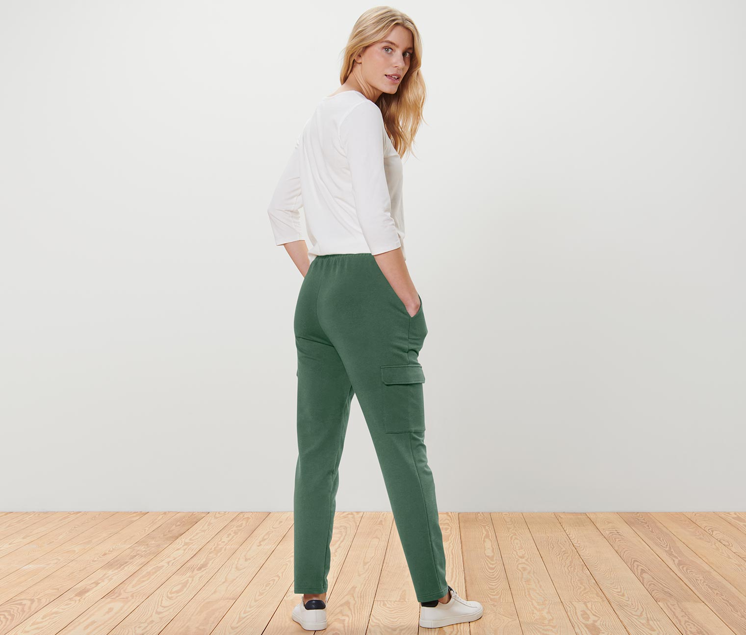 Thumbnail - Tchibo - Joggpants mit Cargo-Taschen - Damen - Gr. XL - dunkelgrün