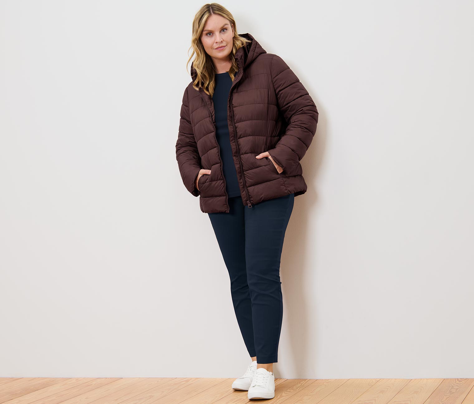 Thumbnail - Tchibo - Steppjacke mit Kapuze - Damen - Gr. 38 - dunkelbraun