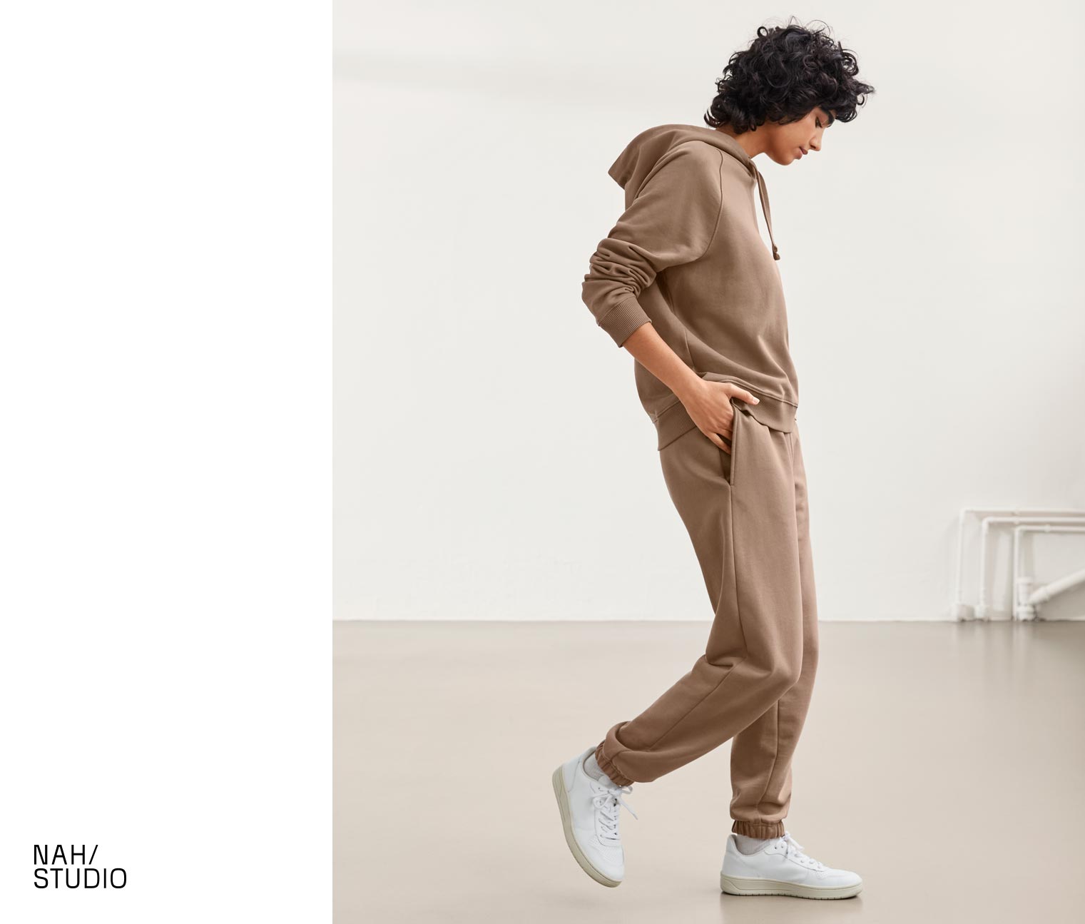 Thumbnail - Nah/Studio Jogginghose - nachhaltige Baumwolle - Gr. XS - braun