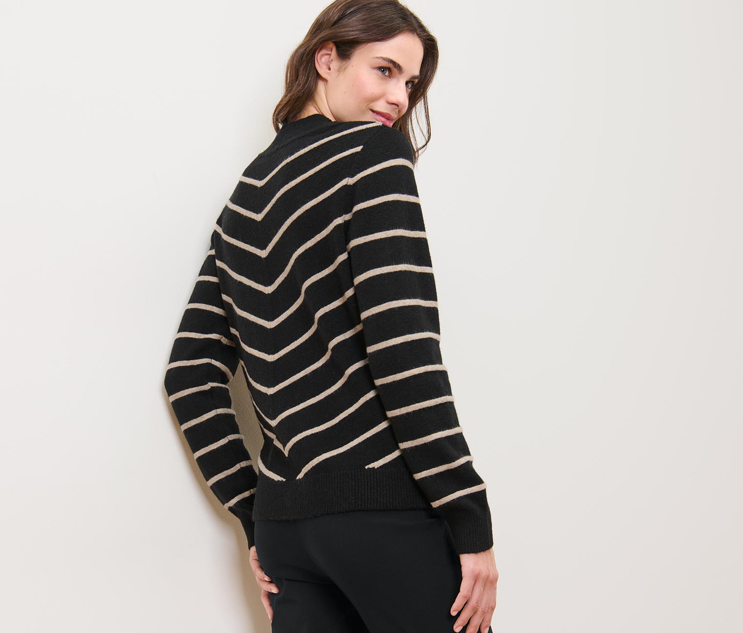 Thumbnail - Tchibo - Gestreifter Strickpullover mit Stehkragen - Damen - Gr. XXL - schwarz/gestreift