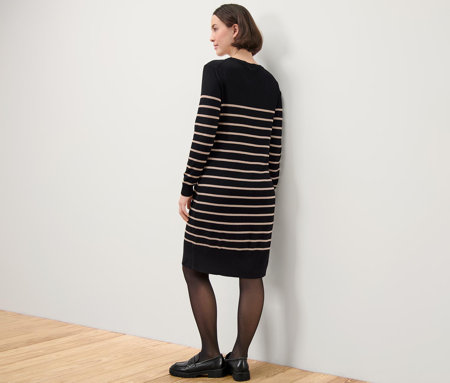 Thumbnail - Tchibo - Gestreiftes Feinstrickkleid - Damen - Gr. XXL - schwarz/gestreift
