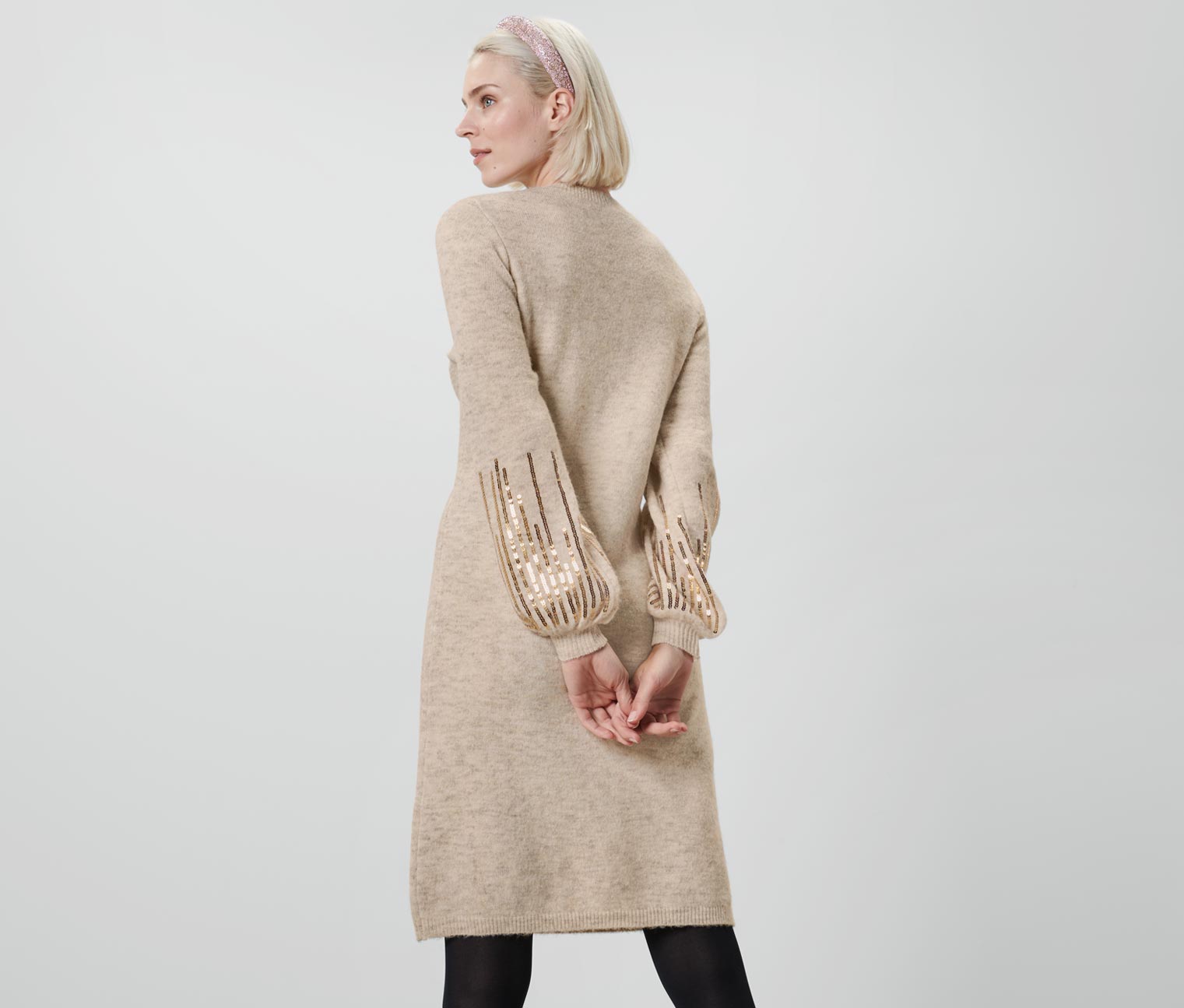 Tchibo - Strickkleid mit Pailletten - Damen - Gr. XL - beige