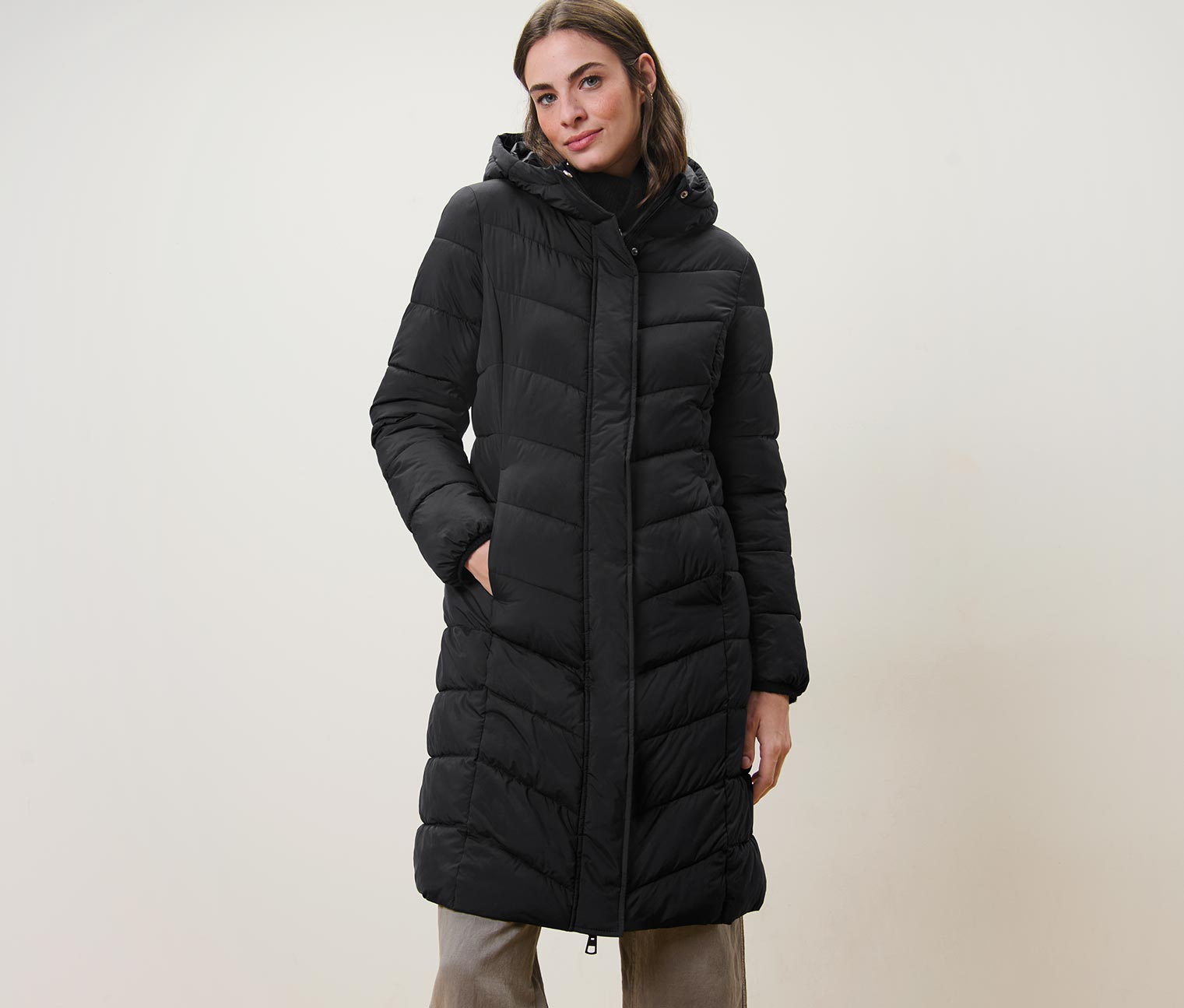 Tchibo - Steppmantel mit Kapuze - Damen - Gr. 36 - schwarz