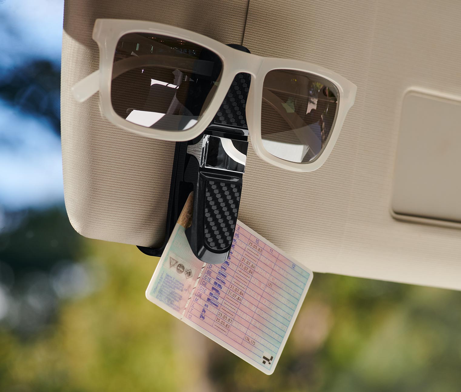 Auto-Brillen-Clip-Sonnenblende-Sonnenbrille-Karten-Case-Halter-Auto-Verschluss  Autozubehör für Tesla Model 3 X S Y P100d Spacex