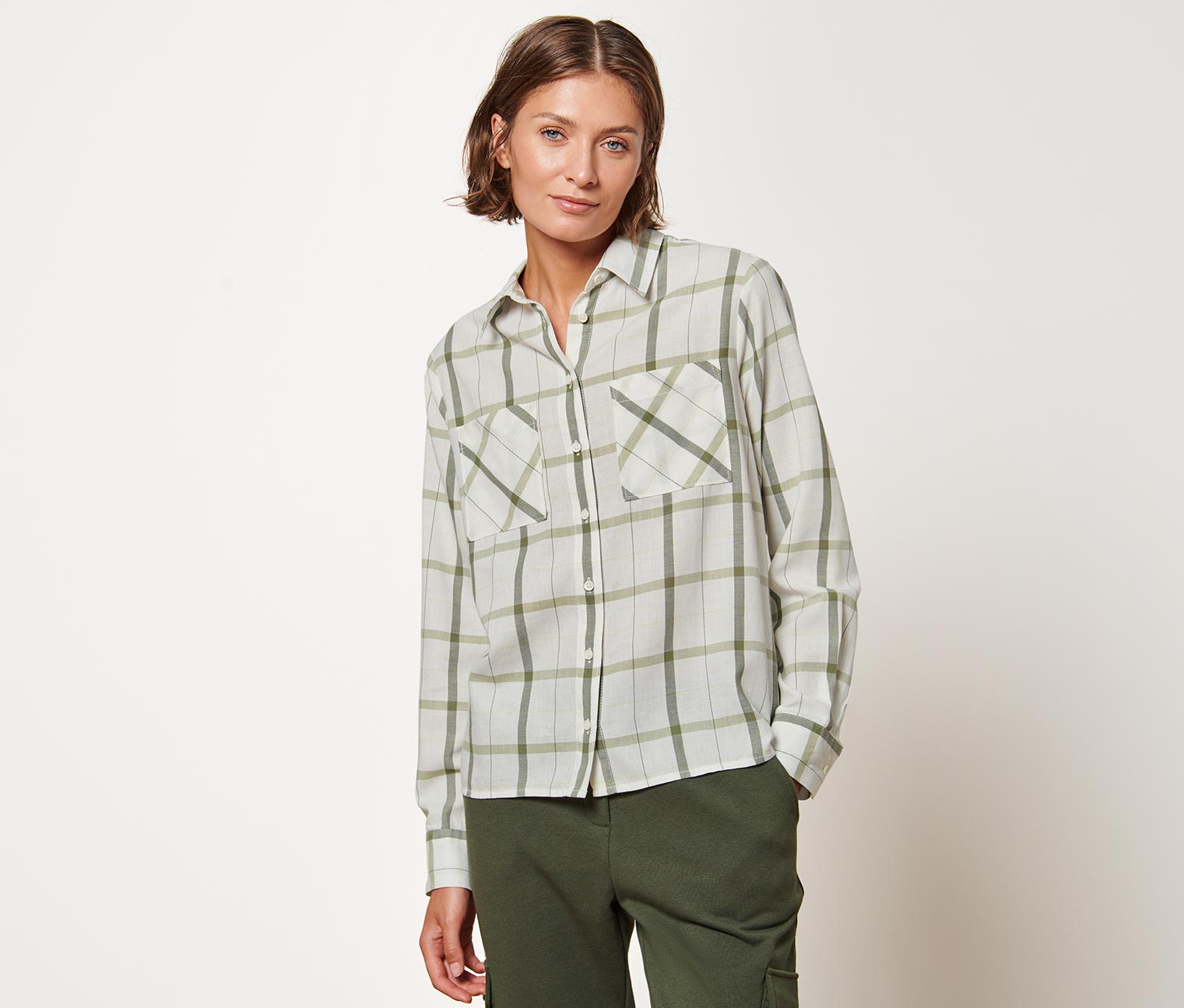 Tchibo - Karierte Bluse aus Baumwoll-Flanell - Damen - Gr. 46 - weiß/kariert