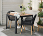 Quadratischer Gartentisch mit abgerundeten Beinen