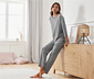 Pyjama mit feinen Streifen