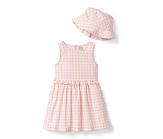 Kleid mit passendem Hut