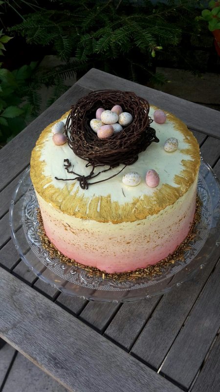 Ostertorte: Das schimmernde Nest