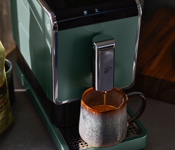 Zubereitung eines Espresso mit dem Esperto Caffè Vollautomaten