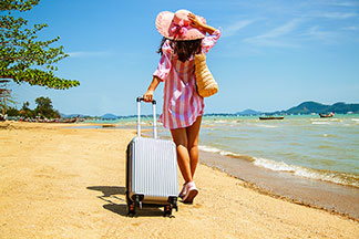Spontan an den Strand? Kein Problem - der Hartschalenkoffer von Tchibo ist schnell gepackt!