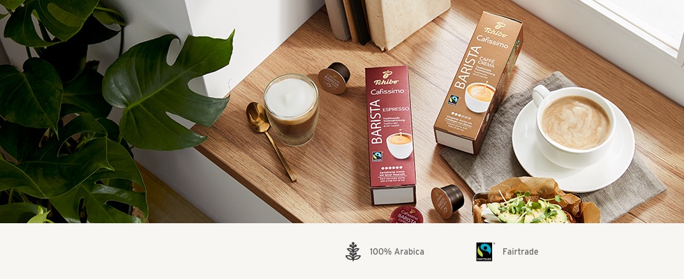 Barista Espresso und Caffè Crema Kapselstangen und Kapseln auf Serviertablett
