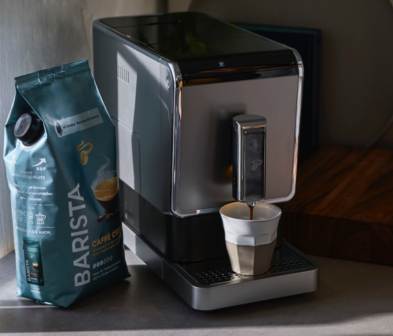 Zubereitung eines Espresso mit dem Esperto Caffè Vollautomaten