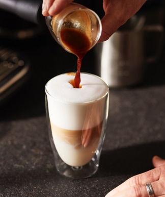 Latte Macchiato im Glas von Tchibo