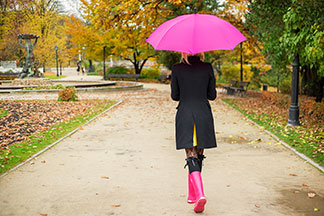 Trotzen Wind und Wetter: bequeme, knöchelhohe Gummistiefeletten.