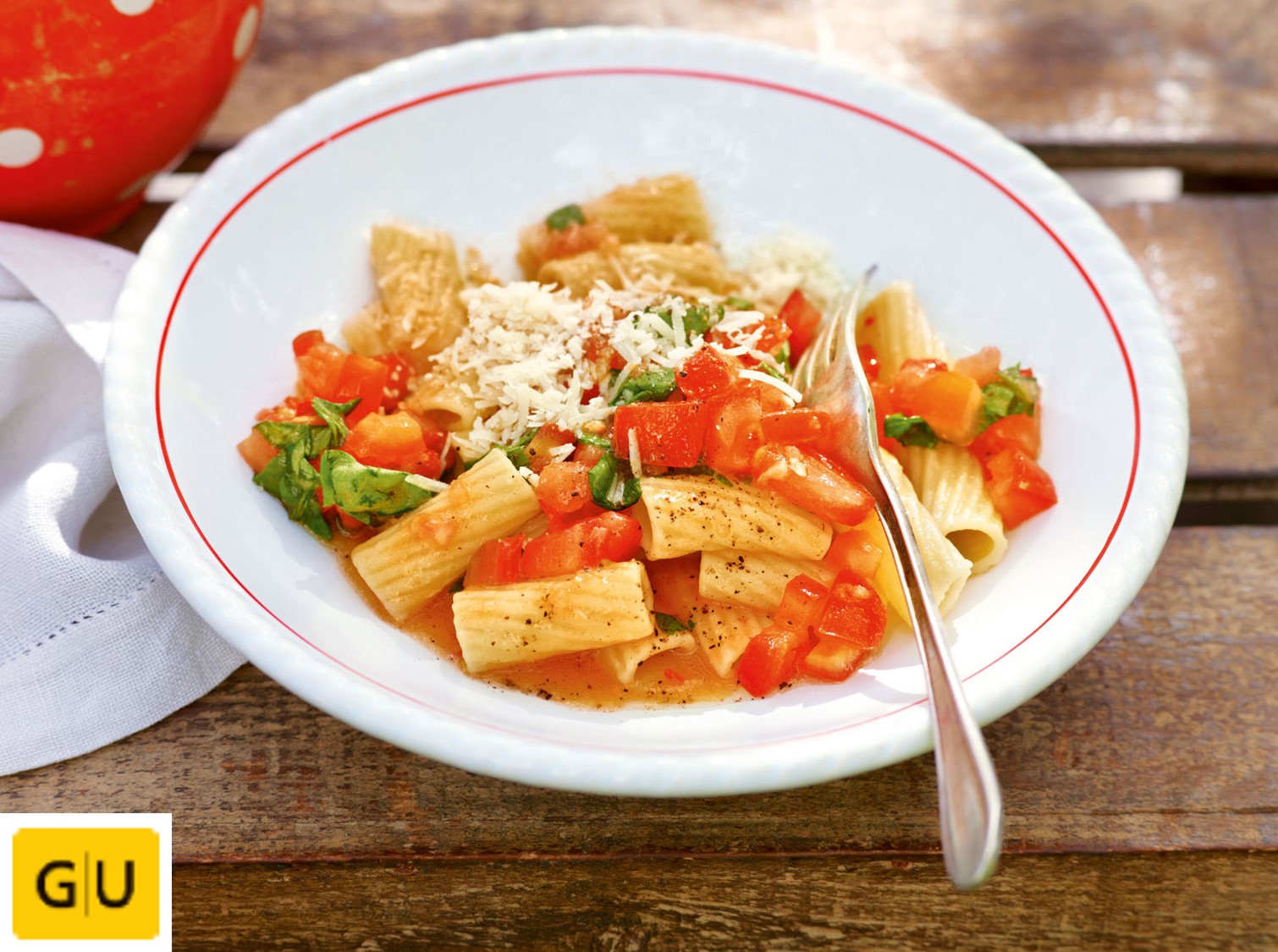 Rigatoni z sosem ze świeżych pomidorów