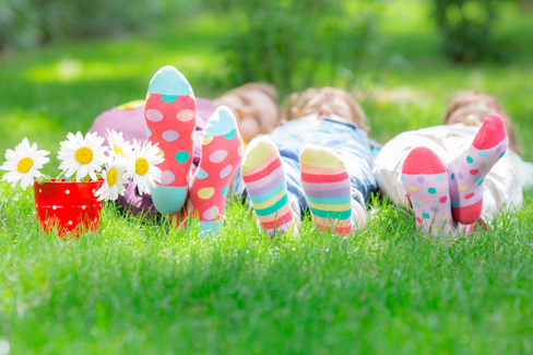 Tchibo bietet Ihnen ein umfangreiches Sortiment an Kindersocken.