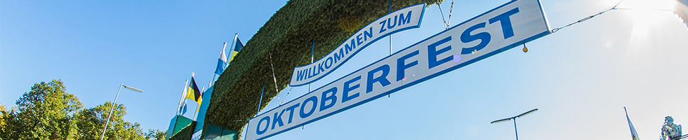 Eingangsschild des Oktoberfests