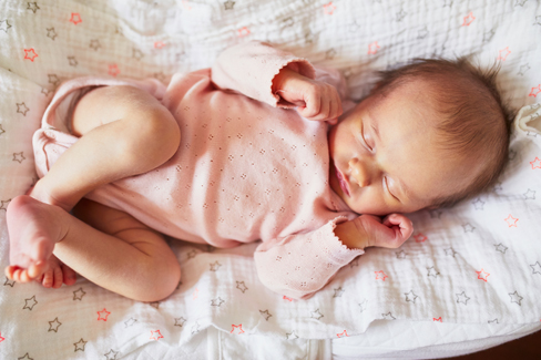 Pre každé ročné obdobie vyhovujúci strih: body s dlhým alebo krátkym rukávom