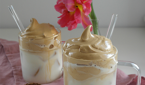 Dalgona Coffee im Glas