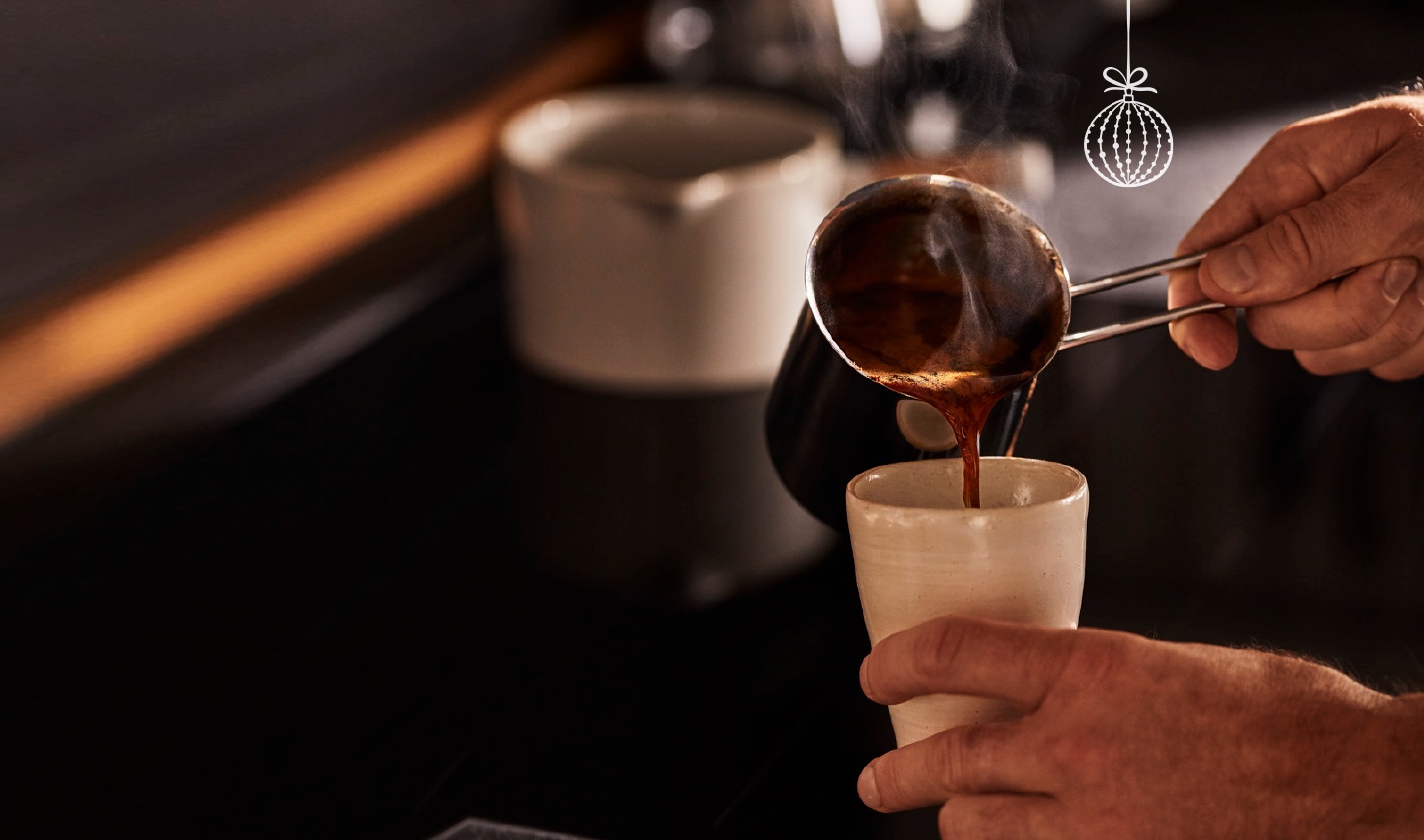 Zubereitung von türkischem Kaffee.
