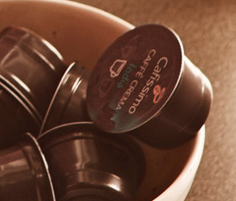 Schale mit Cafissimo Kapseln