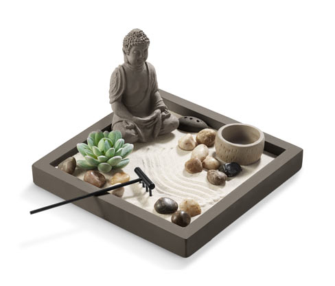 Zen kert Buddha figurával