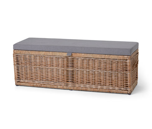 Skrzynia rattanowa z miejscem do siedzenia, długość ok. 120 cm